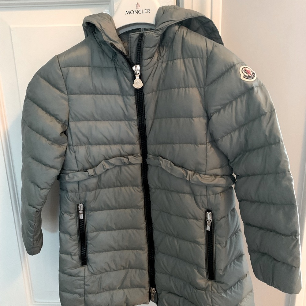 Gorg like new girls light grey Moncler!